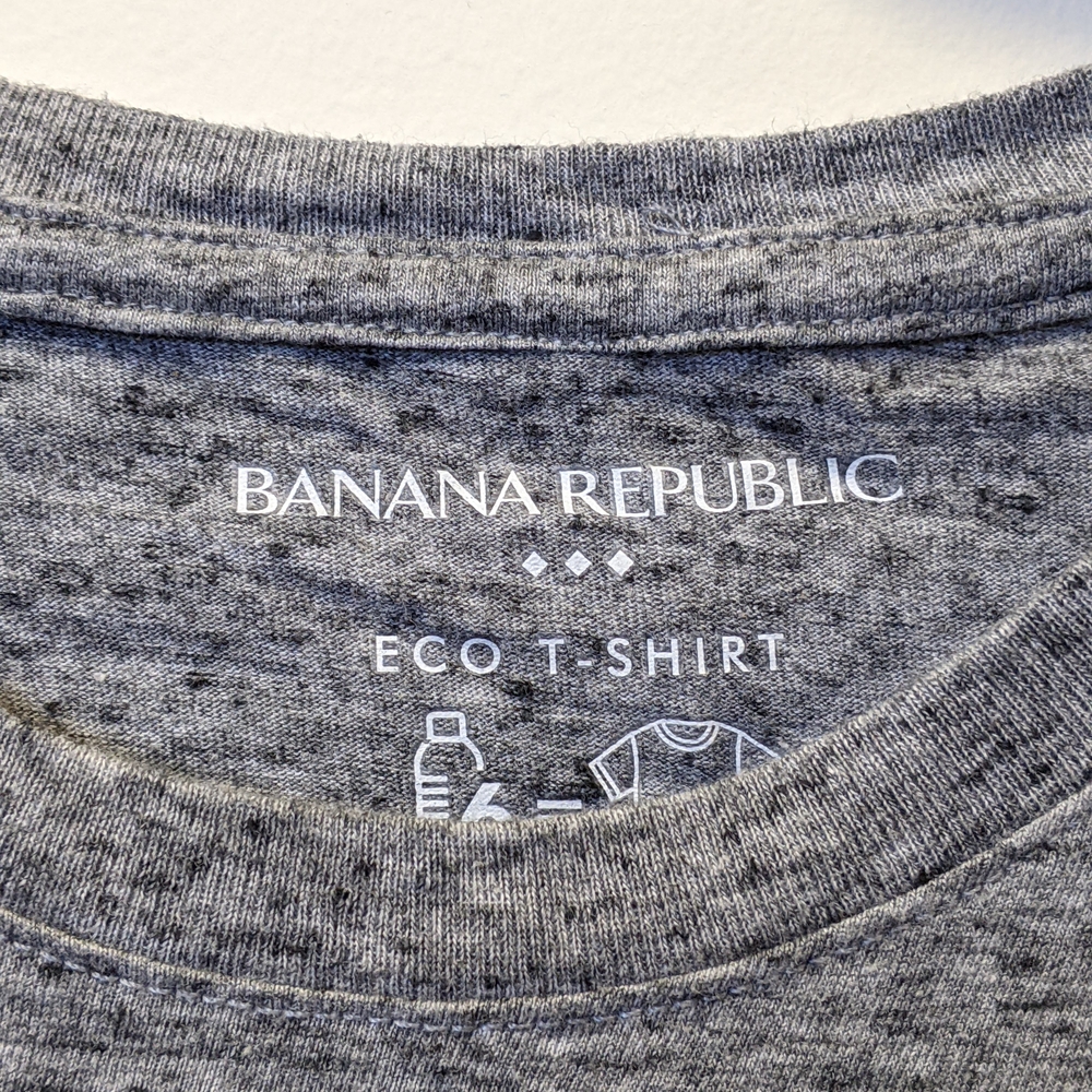 Banana Republic Men's Gray Graphic T-Shirt - Picture 3 of 4